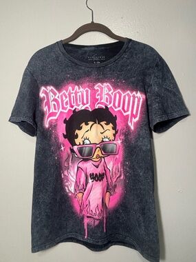 Betty Boop Graphic Tee - Pink & Black